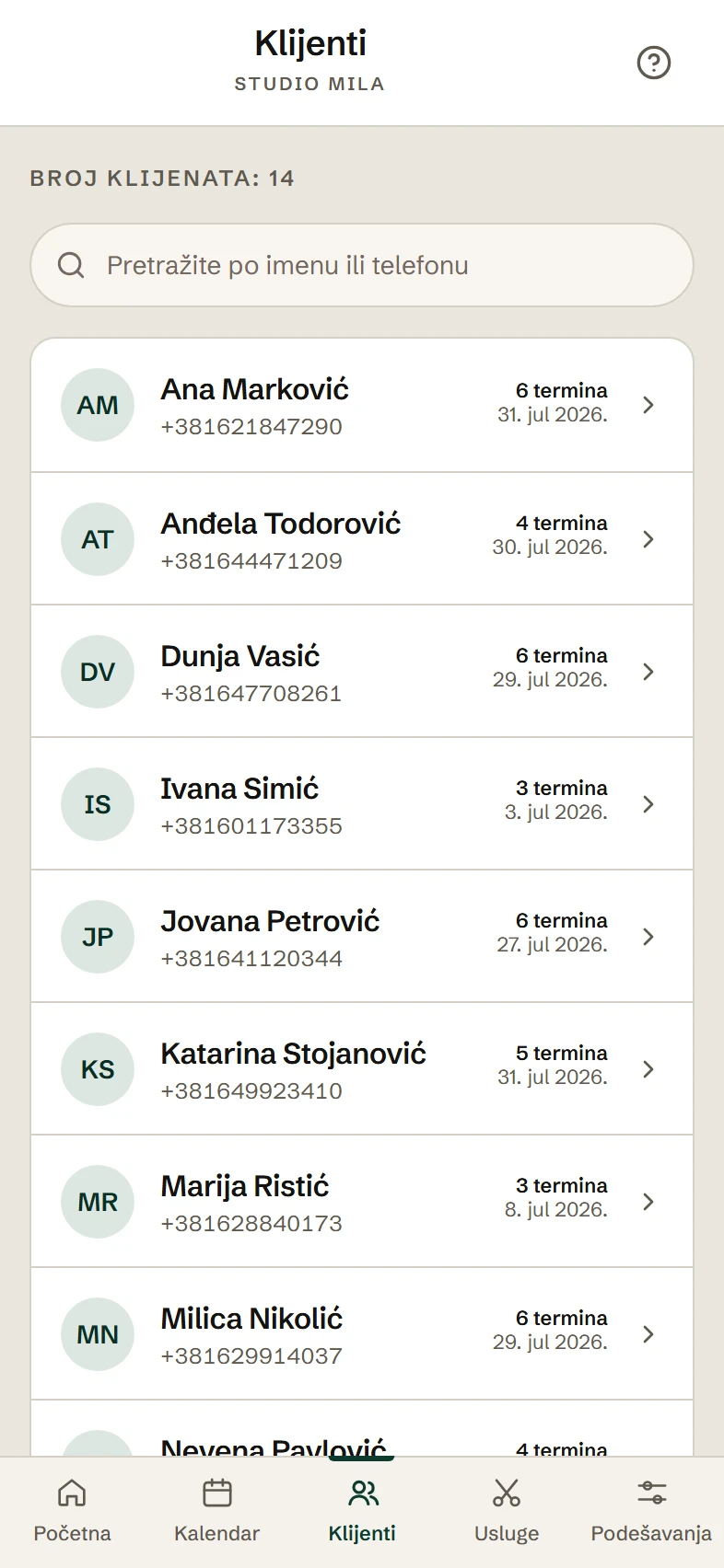 Ekran aplikacije Slobodno: lista klijenata sa brojem termina i datumom poslednje posete.